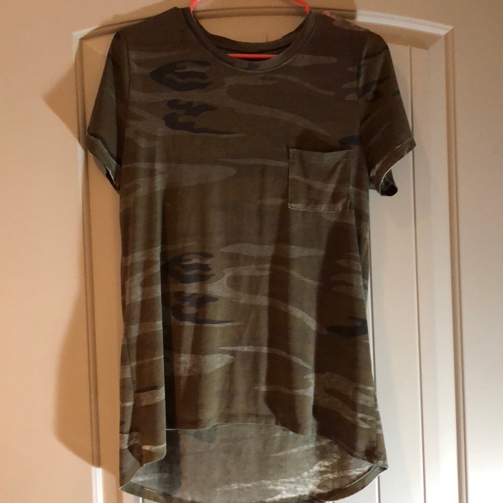 Casual Camo pocket tee
